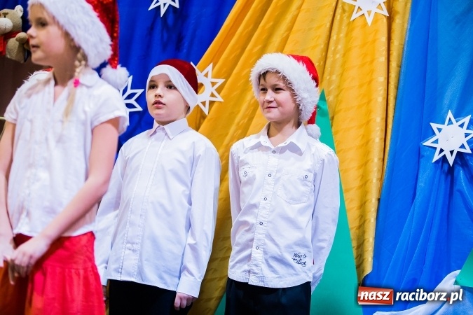 Zdjęcie w galerii na portalu naszraciborz.pl: Kiermasz świąteczny w krzanowickiej szkole wiadomości z regionu