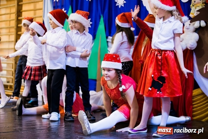 Zdjęcie w galerii na portalu naszraciborz.pl: Kiermasz świąteczny w krzanowickiej szkole wiadomości z regionu