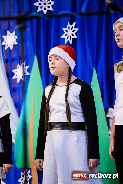 Zdjęcie w galerii na portalu naszraciborz.pl: Kiermasz świąteczny w krzanowickiej szkole wiadomości z regionu