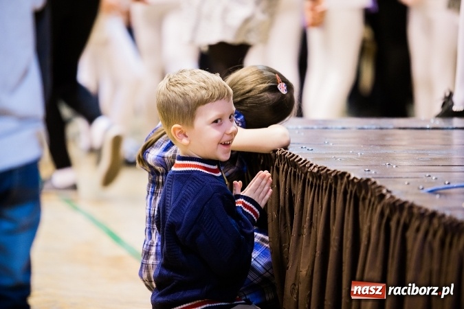 Zdjęcie w galerii na portalu naszraciborz.pl: Kiermasz świąteczny w krzanowickiej szkole wiadomości z regionu