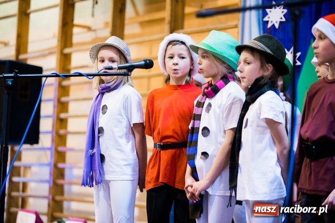 Zdjęcie w galerii na portalu naszraciborz.pl: Kiermasz świąteczny w krzanowickiej szkole wiadomości z regionu