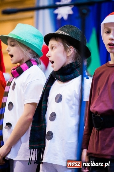 Zdjęcie w galerii na portalu naszraciborz.pl: Kiermasz świąteczny w krzanowickiej szkole wiadomości z regionu