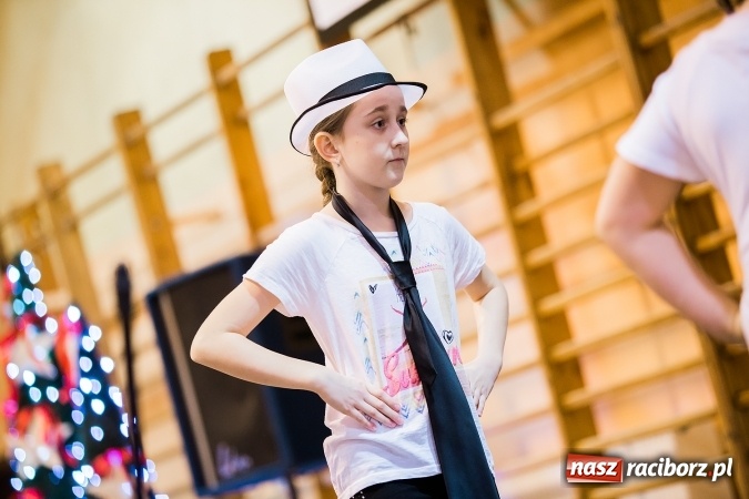 Zdjęcie w galerii na portalu naszraciborz.pl: Kiermasz świąteczny w krzanowickiej szkole wiadomości z regionu