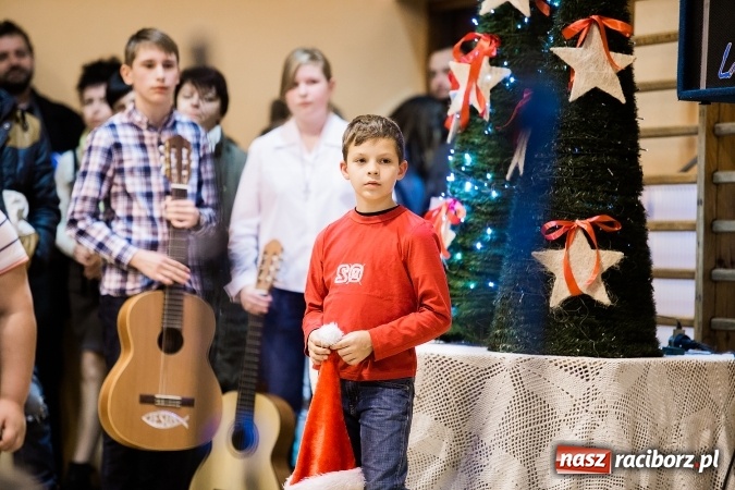 Zdjęcie w galerii na portalu naszraciborz.pl: Kiermasz świąteczny w krzanowickiej szkole wiadomości z regionu