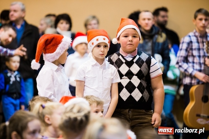 Zdjęcie w galerii na portalu naszraciborz.pl: Kiermasz świąteczny w krzanowickiej szkole wiadomości z regionu