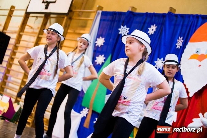 Zdjęcie w galerii na portalu naszraciborz.pl: Kiermasz świąteczny w krzanowickiej szkole wiadomości z regionu