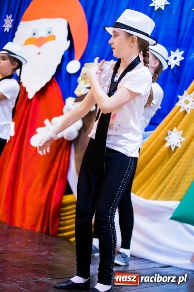 Zdjęcie w galerii na portalu naszraciborz.pl: Kiermasz świąteczny w krzanowickiej szkole wiadomości z regionu