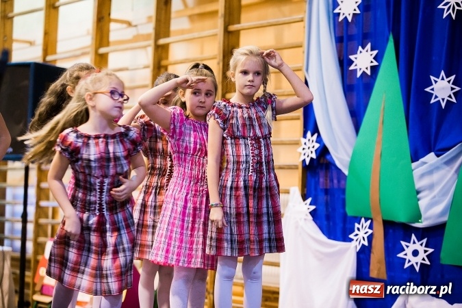 Zdjęcie w galerii na portalu naszraciborz.pl: Kiermasz świąteczny w krzanowickiej szkole wiadomości z regionu