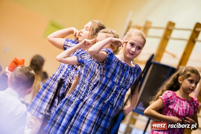 Zdjęcie w galerii na portalu naszraciborz.pl: Kiermasz świąteczny w krzanowickiej szkole wiadomości z regionu