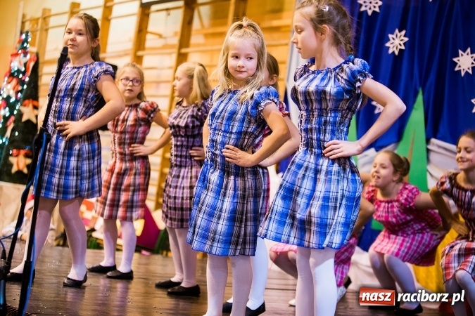 Zdjęcie w galerii na portalu naszraciborz.pl: Kiermasz świąteczny w krzanowickiej szkole wiadomości z regionu