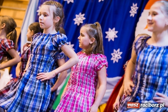 Zdjęcie w galerii na portalu naszraciborz.pl: Kiermasz świąteczny w krzanowickiej szkole wiadomości z regionu