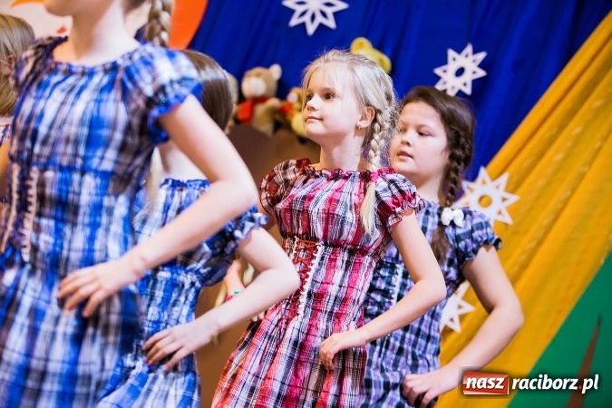 Zdjęcie w galerii na portalu naszraciborz.pl: Kiermasz świąteczny w krzanowickiej szkole wiadomości z regionu
