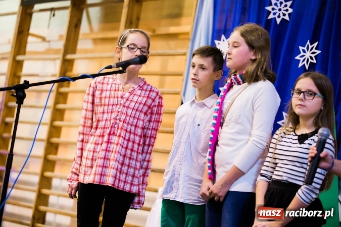 Zdjęcie w galerii na portalu naszraciborz.pl: Kiermasz świąteczny w krzanowickiej szkole wiadomości z regionu