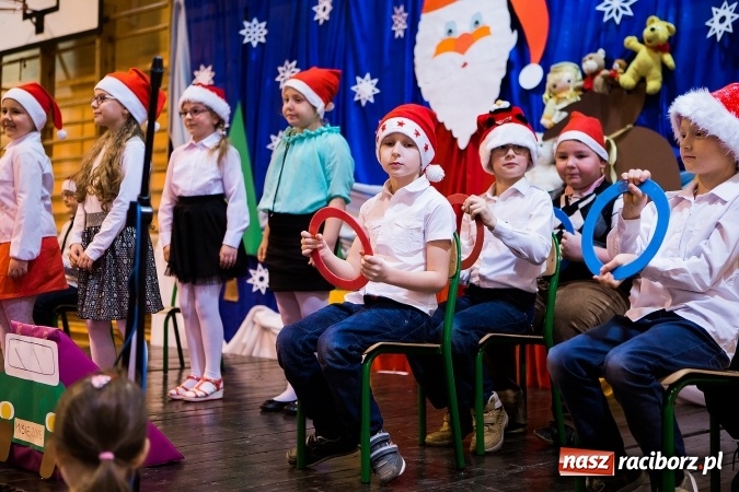 Zdjęcie w galerii na portalu naszraciborz.pl: Kiermasz świąteczny w krzanowickiej szkole wiadomości z regionu