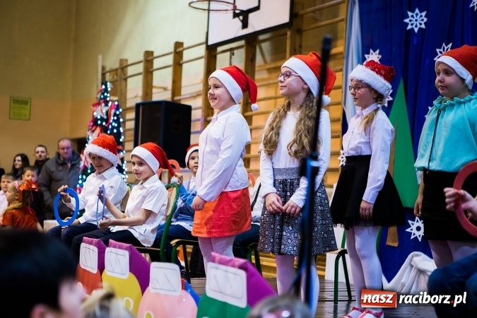 Zdjęcie w galerii na portalu naszraciborz.pl: Kiermasz świąteczny w krzanowickiej szkole wiadomości z regionu