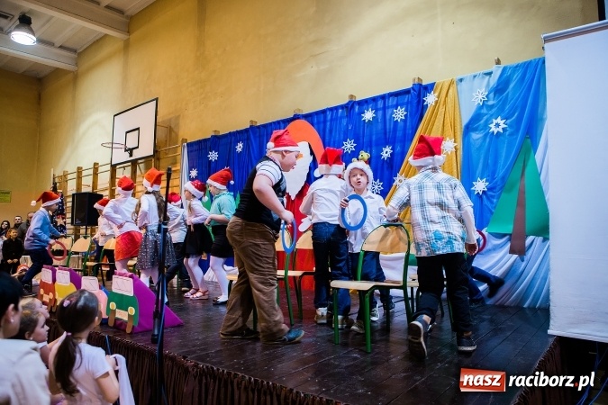 Zdjęcie w galerii na portalu naszraciborz.pl: Kiermasz świąteczny w krzanowickiej szkole wiadomości z regionu