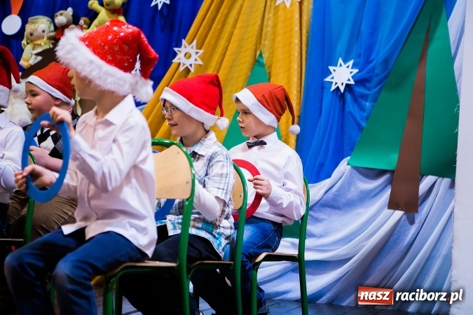 Zdjęcie w galerii na portalu naszraciborz.pl: Kiermasz świąteczny w krzanowickiej szkole wiadomości z regionu