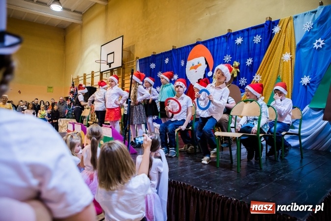 Zdjęcie w galerii na portalu naszraciborz.pl: Kiermasz świąteczny w krzanowickiej szkole wiadomości z regionu
