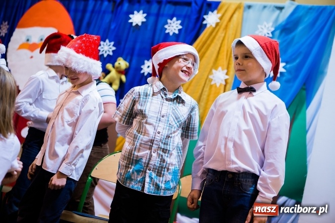 Zdjęcie w galerii na portalu naszraciborz.pl: Kiermasz świąteczny w krzanowickiej szkole wiadomości z regionu