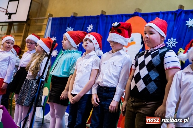 Zdjęcie w galerii na portalu naszraciborz.pl: Kiermasz świąteczny w krzanowickiej szkole wiadomości z regionu