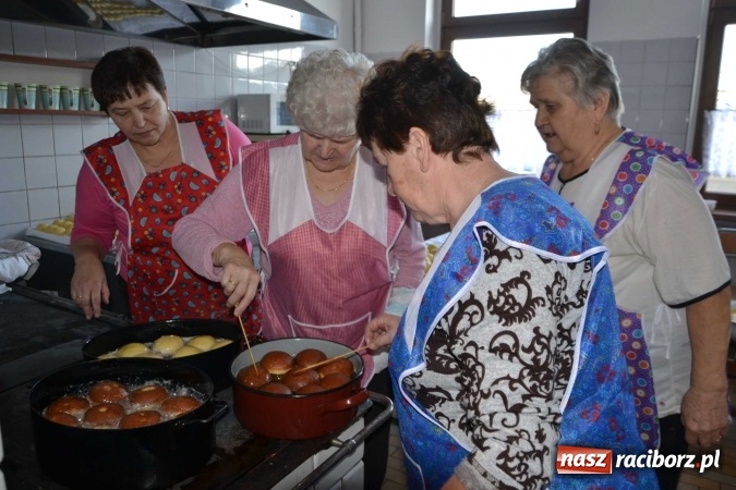 Zdjęcie w galerii na portalu naszraciborz.pl: Mróz im niestraszny, czyli Weihnachtsmarkt w Bolesławiu  wiadomości z regionu