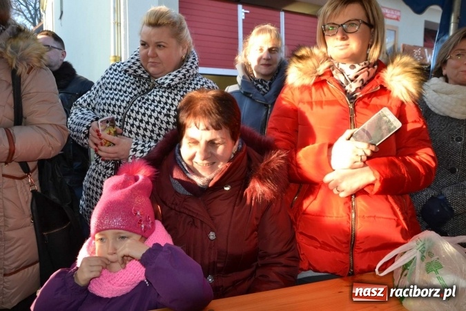 Zdjęcie w galerii na portalu naszraciborz.pl: Mróz im niestraszny, czyli Weihnachtsmarkt w Bolesławiu  wiadomości z regionu