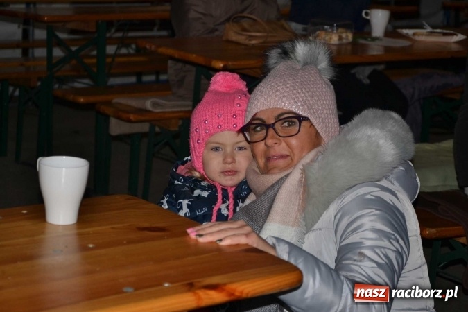 Zdjęcie w galerii na portalu naszraciborz.pl: Mróz im niestraszny, czyli Weihnachtsmarkt w Bolesławiu  wiadomości z regionu