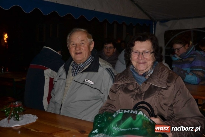 Zdjęcie w galerii na portalu naszraciborz.pl: Mróz im niestraszny, czyli Weihnachtsmarkt w Bolesławiu  wiadomości z regionu