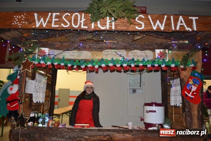 Zdjęcie w galerii na portalu naszraciborz.pl: Mróz im niestraszny, czyli Weihnachtsmarkt w Bolesławiu  wiadomości z regionu