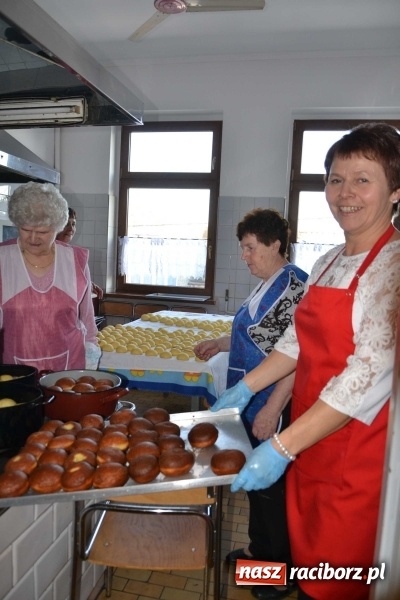Zdjęcie w galerii na portalu naszraciborz.pl: Mróz im niestraszny, czyli Weihnachtsmarkt w Bolesławiu  wiadomości z regionu