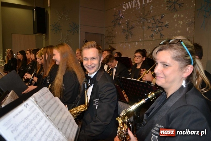 Zdjęcie w galerii na portalu naszraciborz.pl: W Tworkowie na świąteczną nutę  wiadomości z regionu