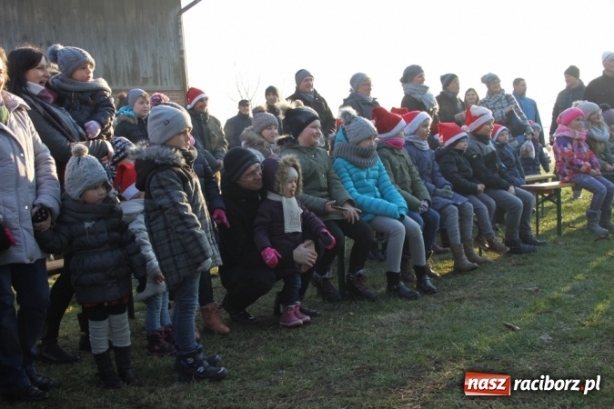 Zdjęcie w galerii na portalu naszraciborz.pl: Mikołaj w farskich ogrodach w Wojnowicach wiadomości z regionu