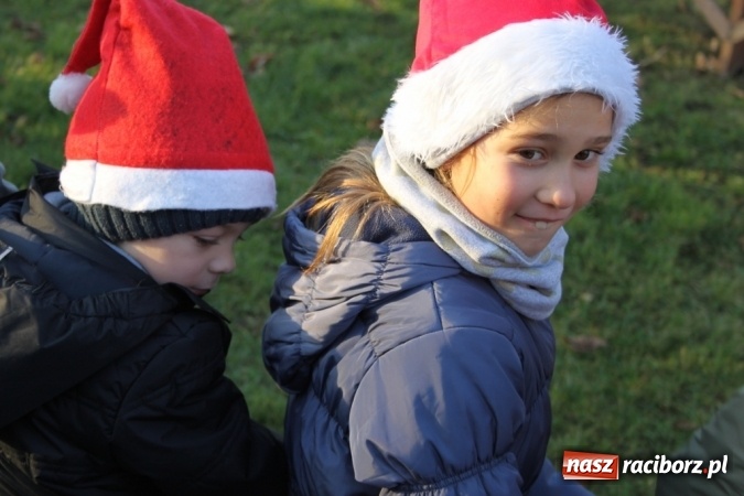 Zdjęcie w galerii na portalu naszraciborz.pl: Mikołaj w farskich ogrodach w Wojnowicach wiadomości z regionu