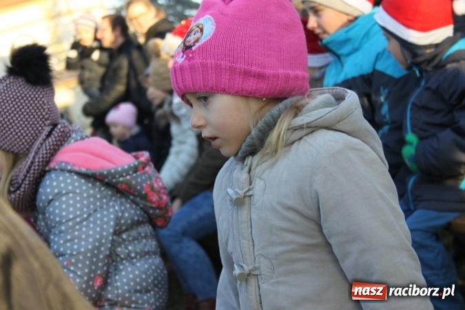 Zdjęcie w galerii na portalu naszraciborz.pl: Mikołaj w farskich ogrodach w Wojnowicach wiadomości z regionu