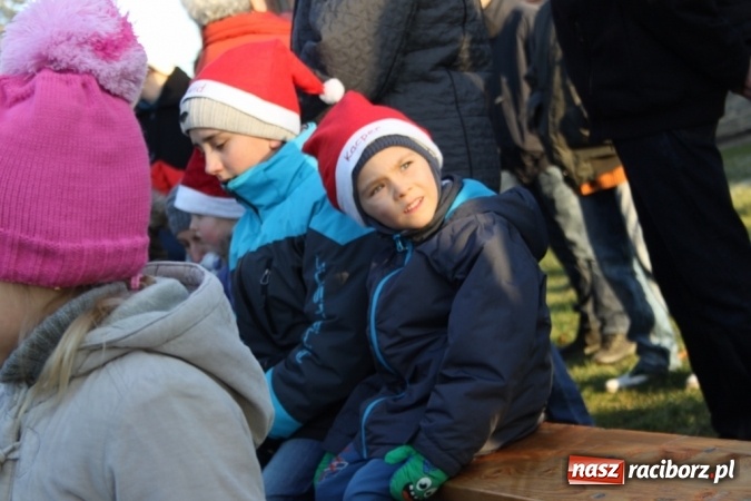 Zdjęcie w galerii na portalu naszraciborz.pl: Mikołaj w farskich ogrodach w Wojnowicach wiadomości z regionu