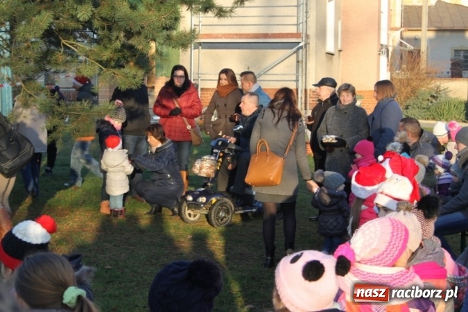 Zdjęcie w galerii na portalu naszraciborz.pl: Mikołaj w farskich ogrodach w Wojnowicach wiadomości z regionu