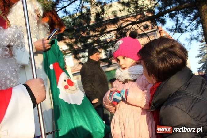 Zdjęcie w galerii na portalu naszraciborz.pl: Mikołaj w farskich ogrodach w Wojnowicach wiadomości z regionu