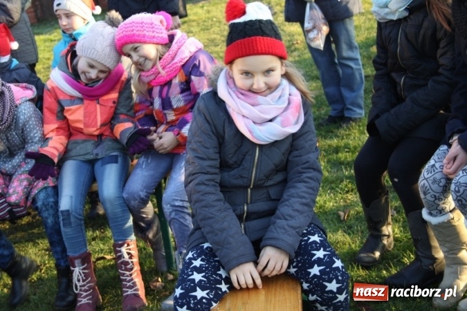 Zdjęcie w galerii na portalu naszraciborz.pl: Mikołaj w farskich ogrodach w Wojnowicach wiadomości z regionu