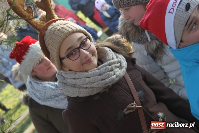 Zdjęcie w galerii na portalu naszraciborz.pl: Mikołaj w farskich ogrodach w Wojnowicach wiadomości z regionu
