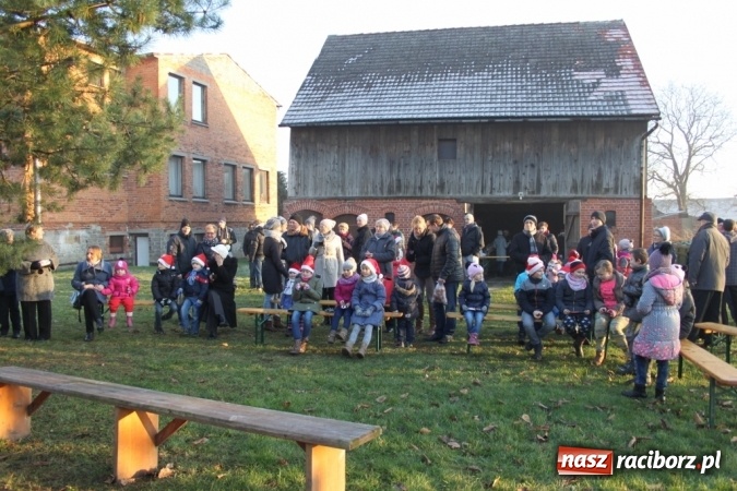 Zdjęcie w galerii na portalu naszraciborz.pl: Mikołaj w farskich ogrodach w Wojnowicach wiadomości z regionu