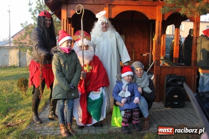 Zdjęcie w galerii na portalu naszraciborz.pl: Mikołaj w farskich ogrodach w Wojnowicach wiadomości z regionu