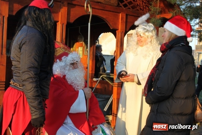 Zdjęcie w galerii na portalu naszraciborz.pl: Mikołaj w farskich ogrodach w Wojnowicach wiadomości z regionu
