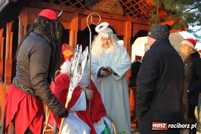 Zdjęcie w galerii na portalu naszraciborz.pl: Mikołaj w farskich ogrodach w Wojnowicach wiadomości z regionu