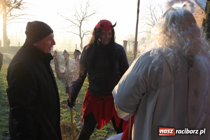 Zdjęcie w galerii na portalu naszraciborz.pl: Mikołaj w farskich ogrodach w Wojnowicach wiadomości z regionu