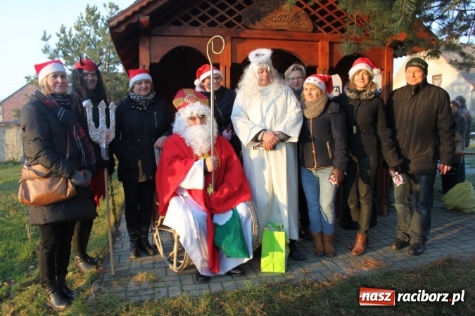 Zdjęcie w galerii na portalu naszraciborz.pl: Mikołaj w farskich ogrodach w Wojnowicach wiadomości z regionu