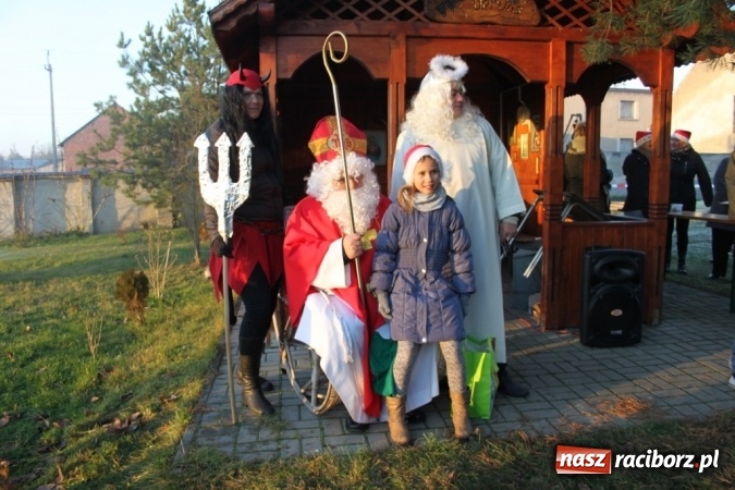 Zdjęcie w galerii na portalu naszraciborz.pl: Mikołaj w farskich ogrodach w Wojnowicach wiadomości z regionu