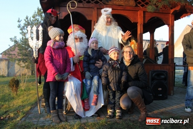 Zdjęcie w galerii na portalu naszraciborz.pl: Mikołaj w farskich ogrodach w Wojnowicach wiadomości z regionu
