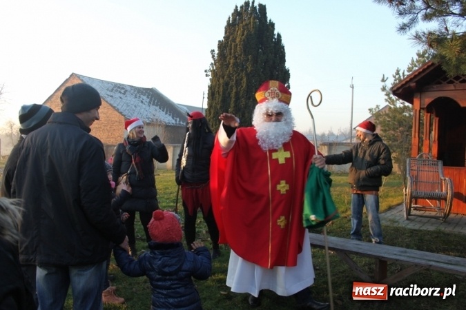 Zdjęcie w galerii na portalu naszraciborz.pl: Mikołaj w farskich ogrodach w Wojnowicach wiadomości z regionu