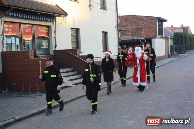 Zdjęcie w galerii na portalu naszraciborz.pl: Święty Mikołaj odwiedził dzieci w Borucinie!  wiadomości z regionu