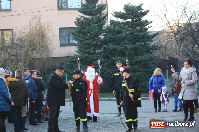 Zdjęcie w galerii na portalu naszraciborz.pl: Święty Mikołaj odwiedził dzieci w Borucinie!  wiadomości z regionu